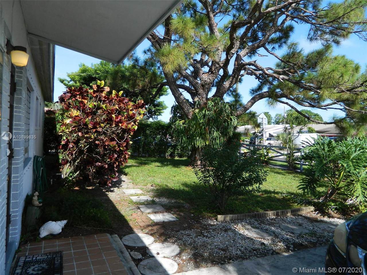 321 58 Street - Photo 1