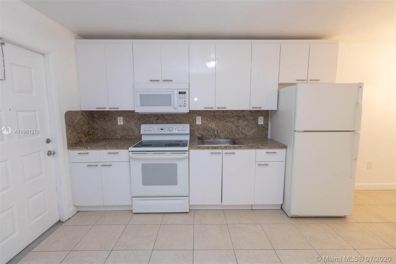 2401 Van Buren St - Photo 1