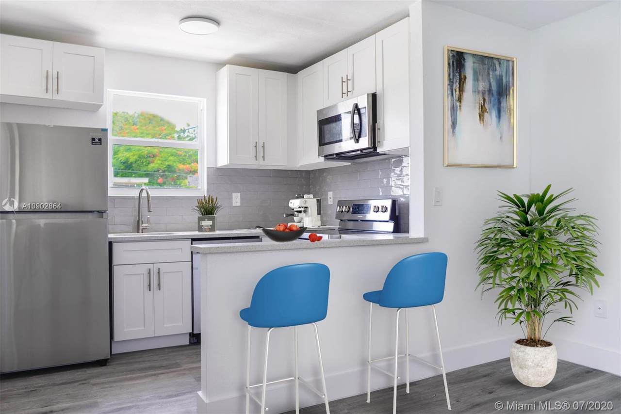 246 20 Street - Photo 1