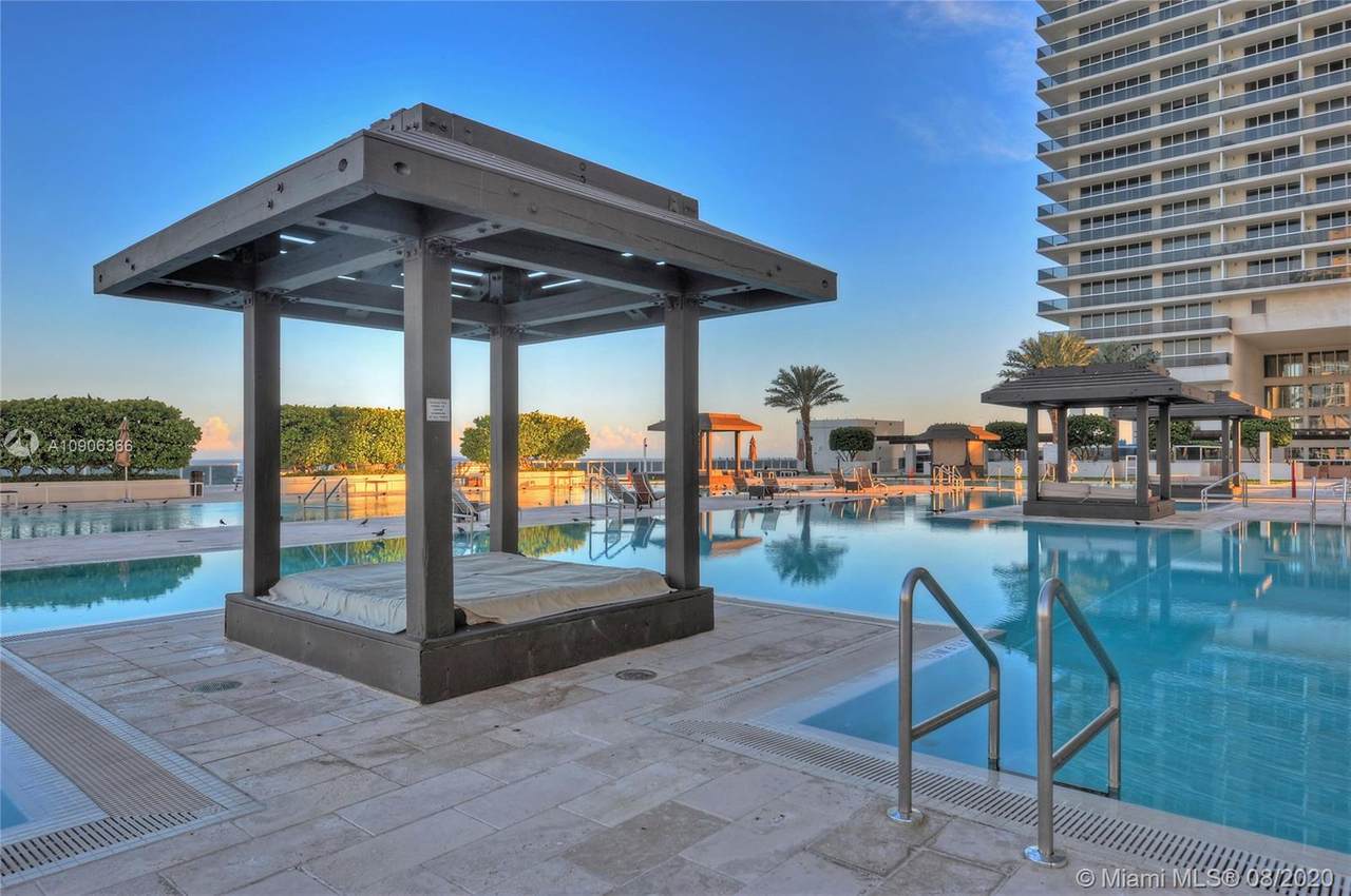1800 Ocean Dr - Photo 1