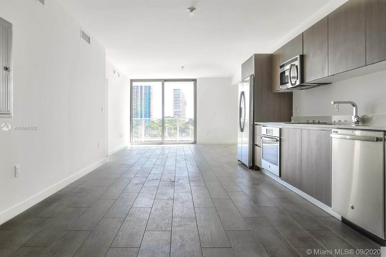 1600 1 Avenue - Photo 1
