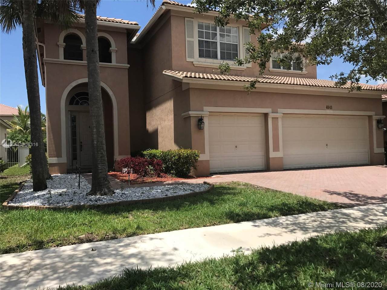 4041 Whitewater Ave - Photo 1