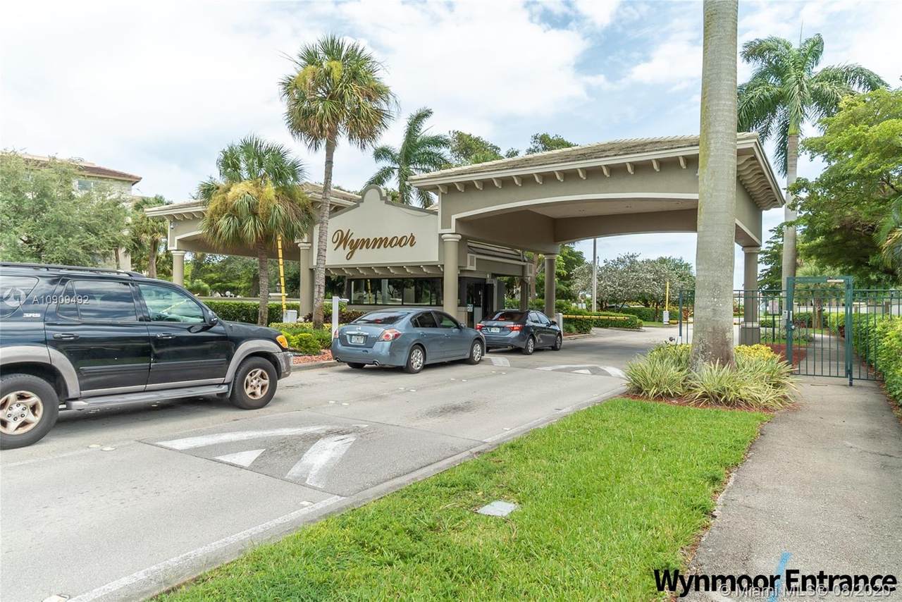 1210 Bahama Bnd - Photo 1