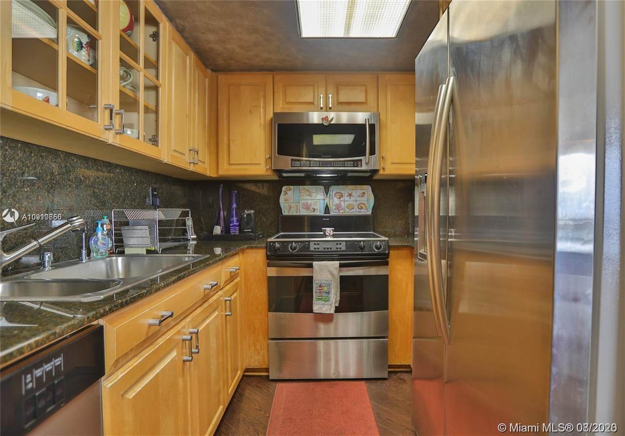 6061 Collins Ave - Photo 1