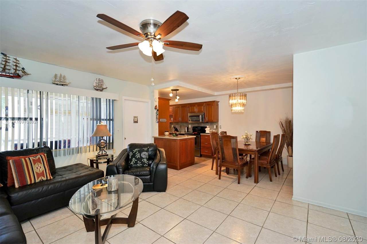 300 Golden Isles Dr - Photo 1