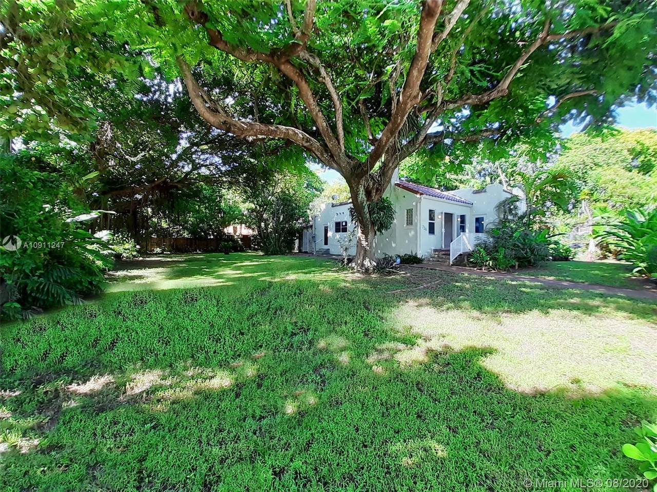736 77th St - Photo 1