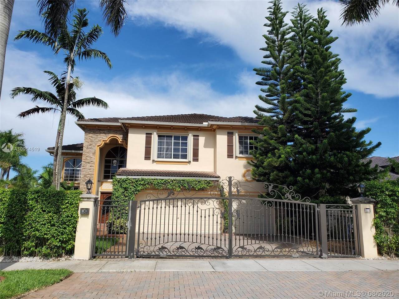 1379 154th Ct - Photo 1