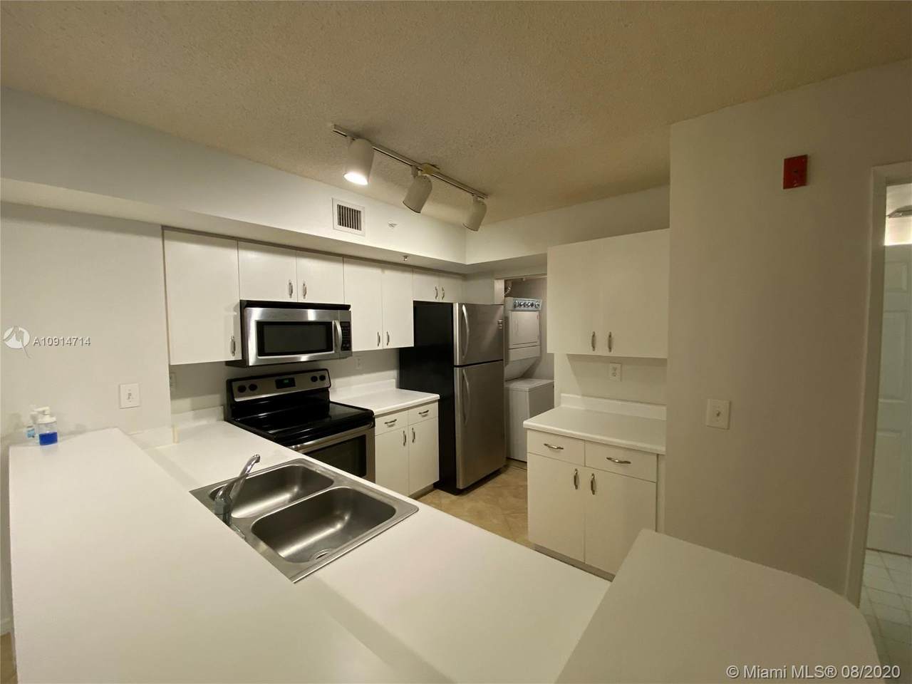 2600 University Dr - Photo 1