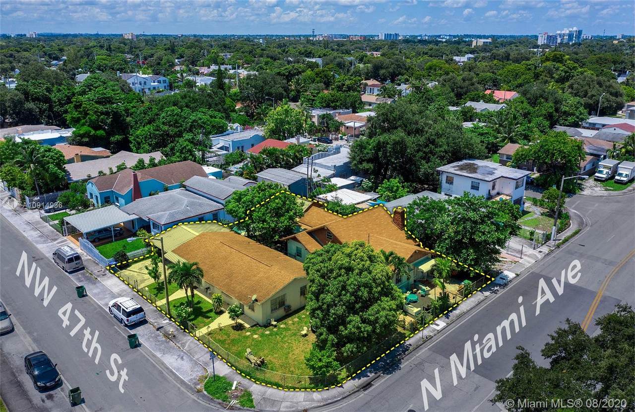 4702 Miami Ave - Photo 1