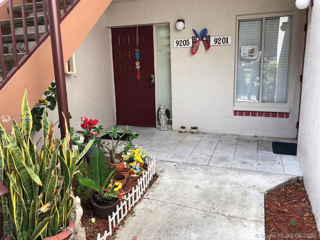 9201 138th Pl - Photo 1