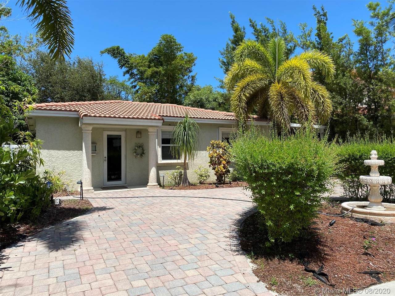 707 16th Ct - Photo 1