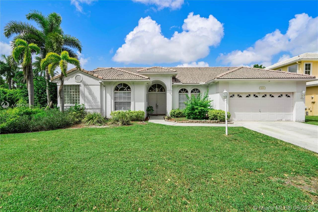9251 42nd Ct - Photo 1