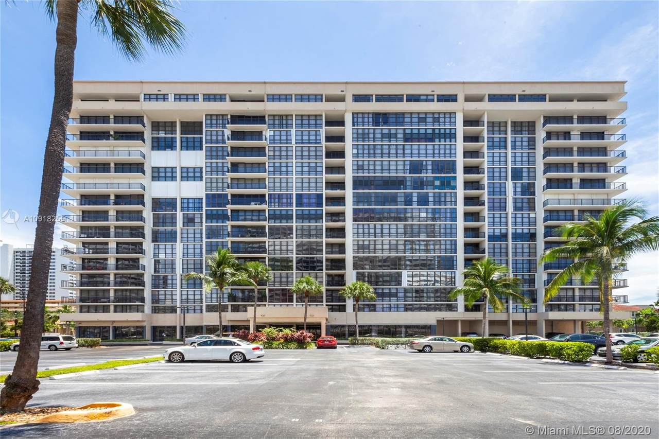 2049 Ocean Dr - Photo 1