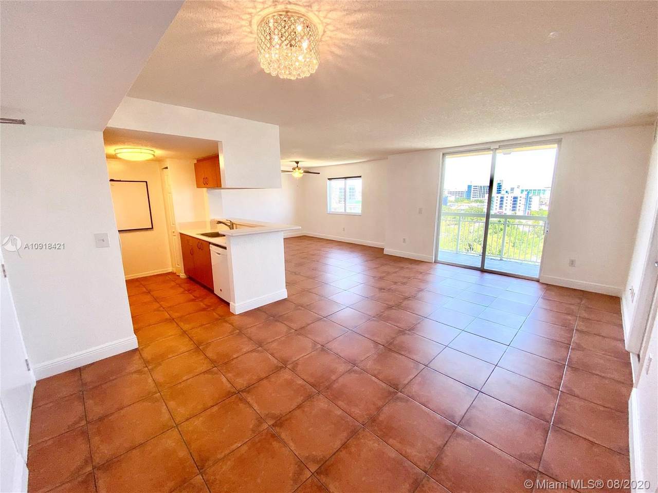 816 11 St - Photo 1