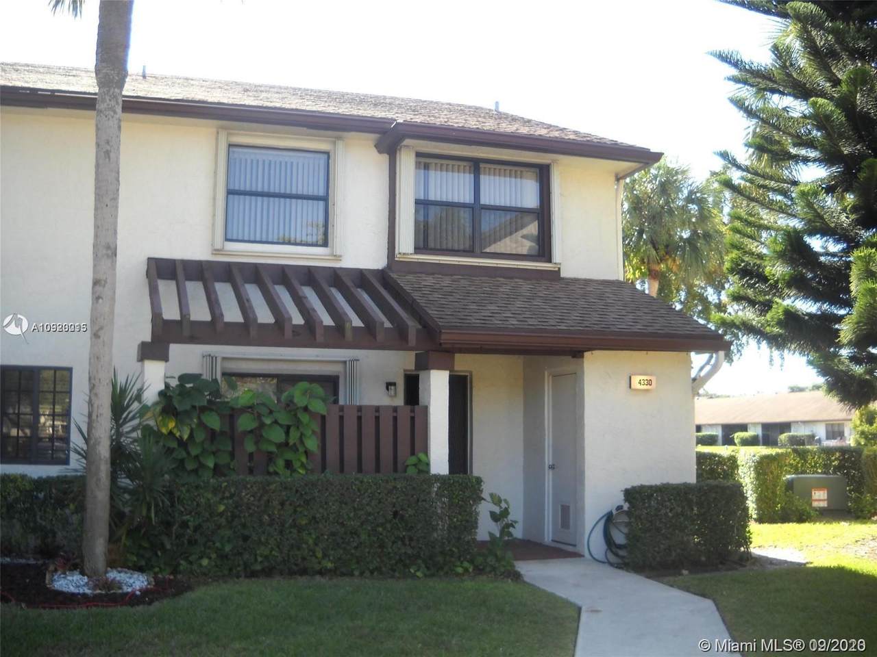 4330 Carambola Cir N - Photo 1