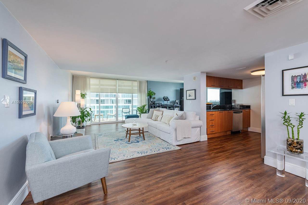 1800 Bayshore Dr - Photo 1