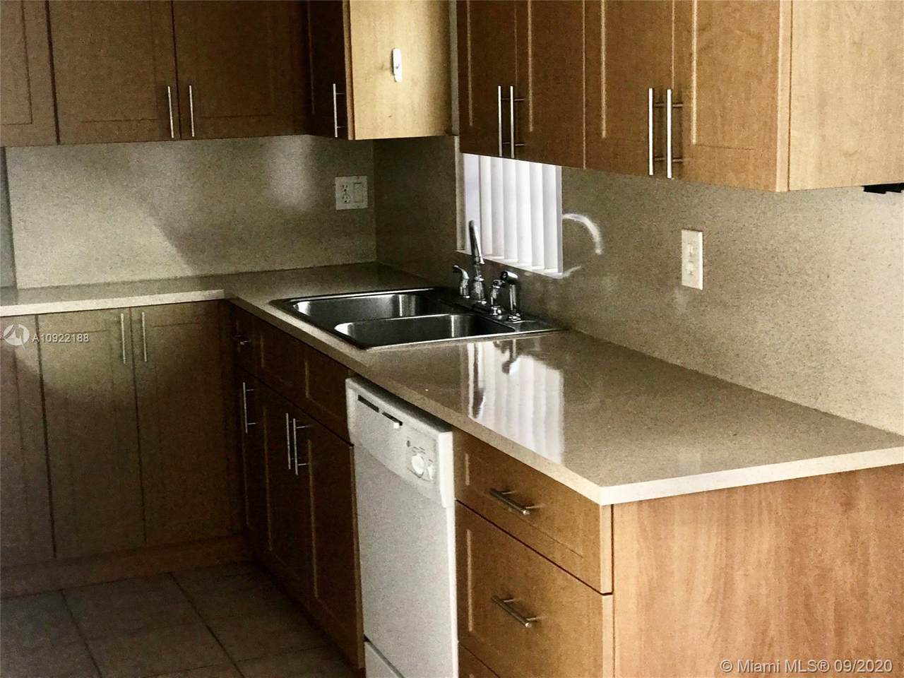 608 29th Dr - Photo 1