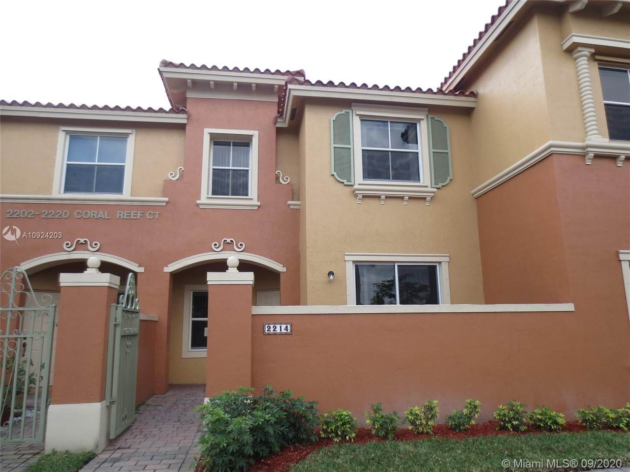 2214 Coral Reef Ct - Photo 1