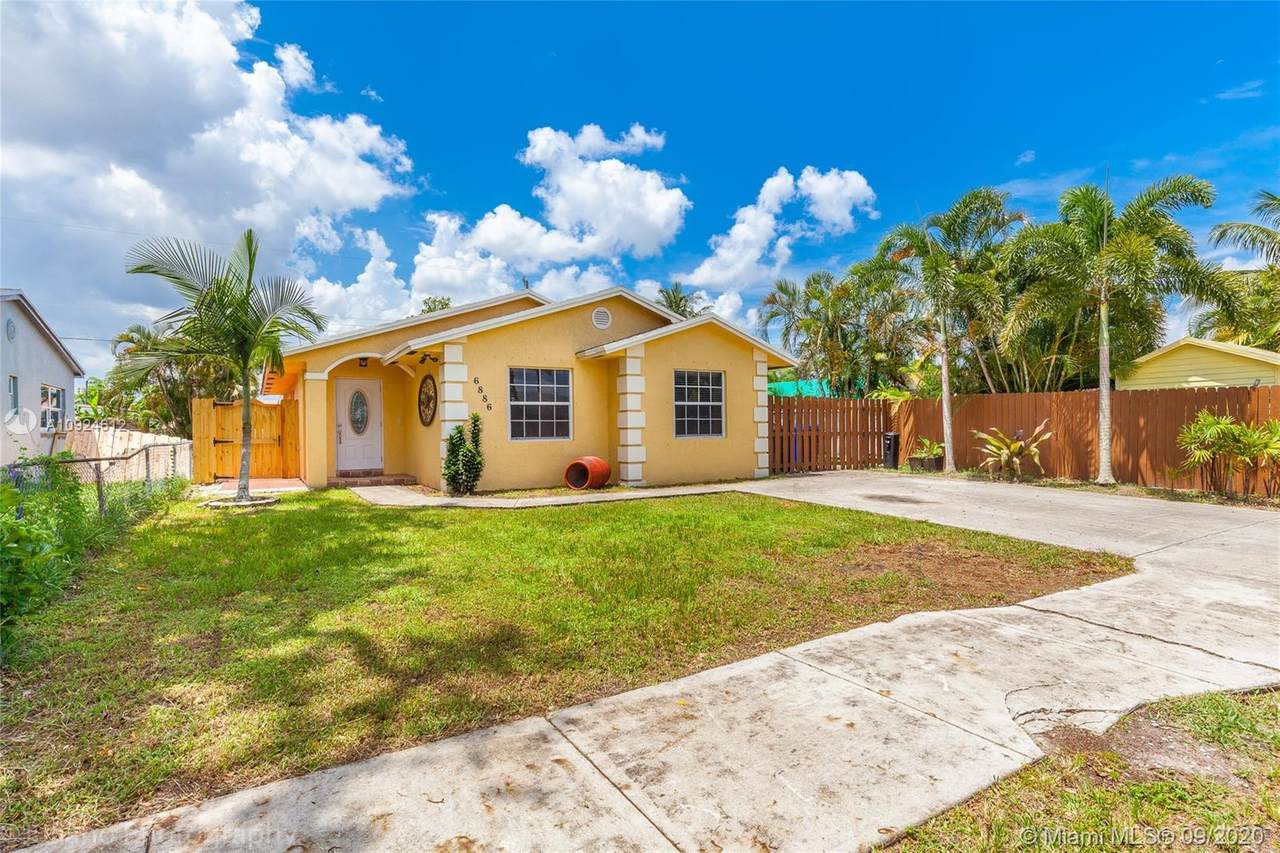 6886 Park St - Photo 1