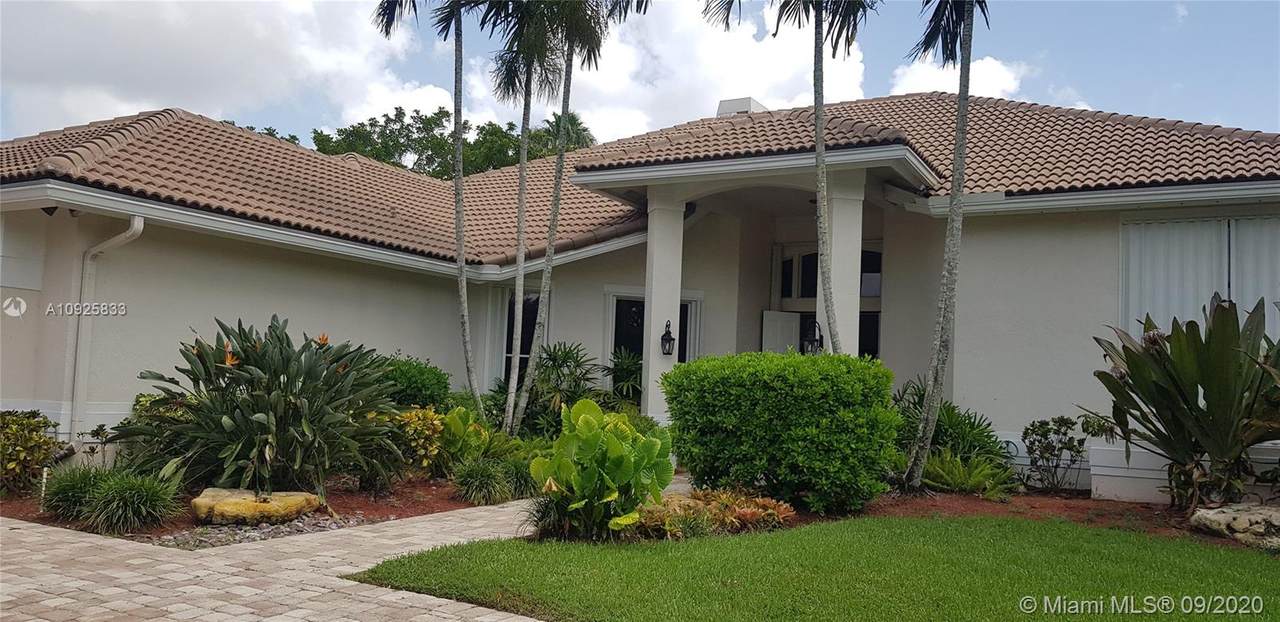 405 Sabal Way - Photo 1