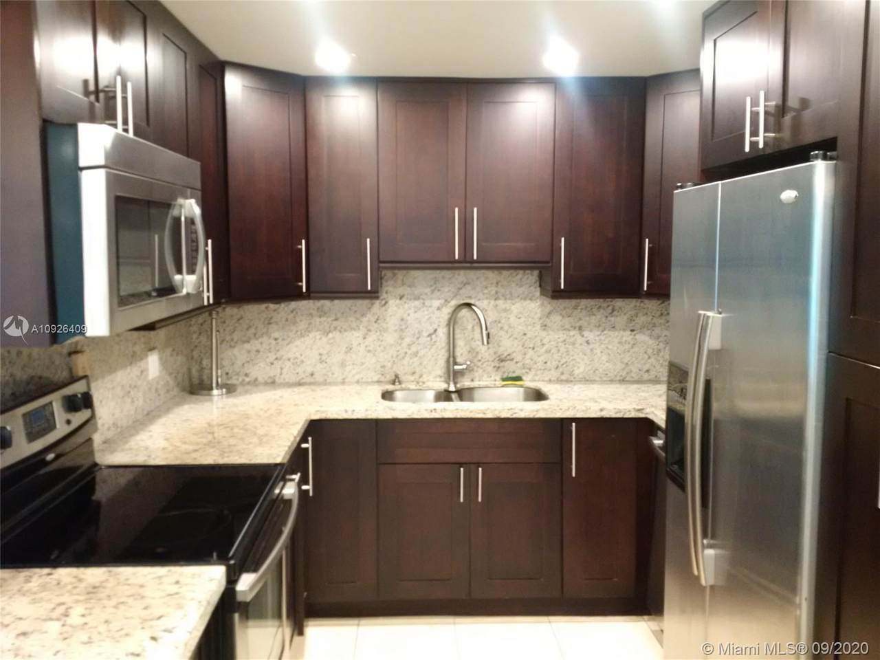 1455 Treasure Dr - Photo 1