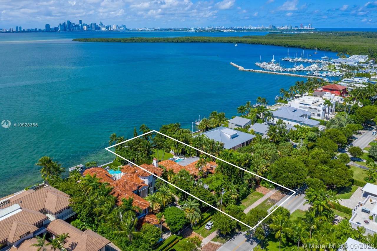 290 Harbor Dr - Photo 1