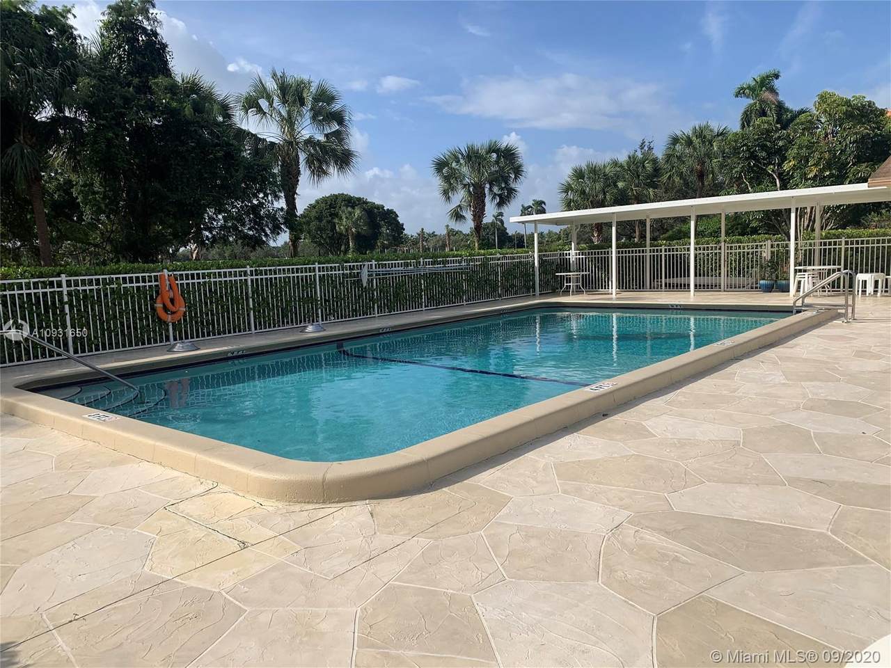 200 Jacaranda Country Club Dr - Photo 1