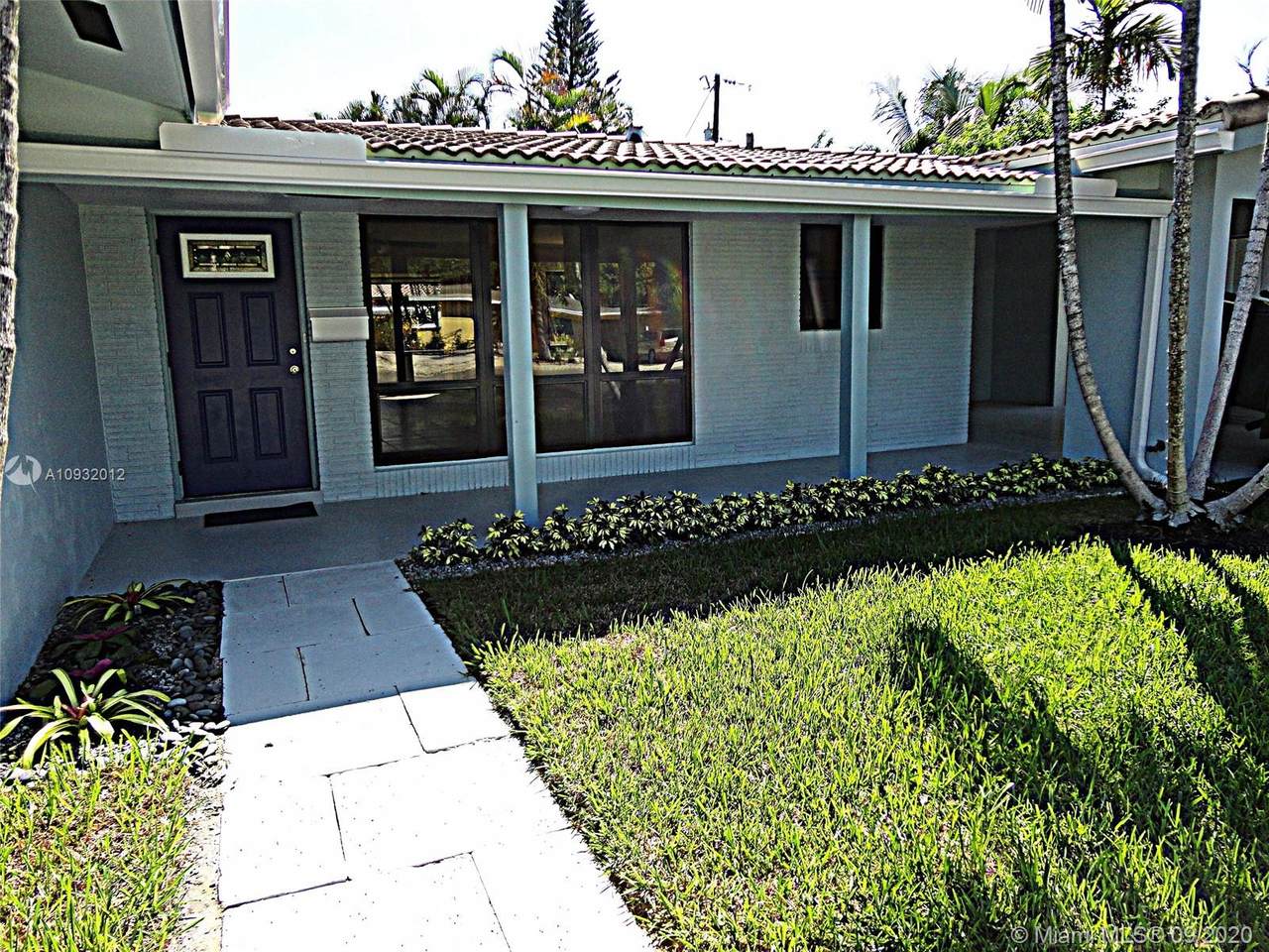 2674 8th Ct - Photo 1