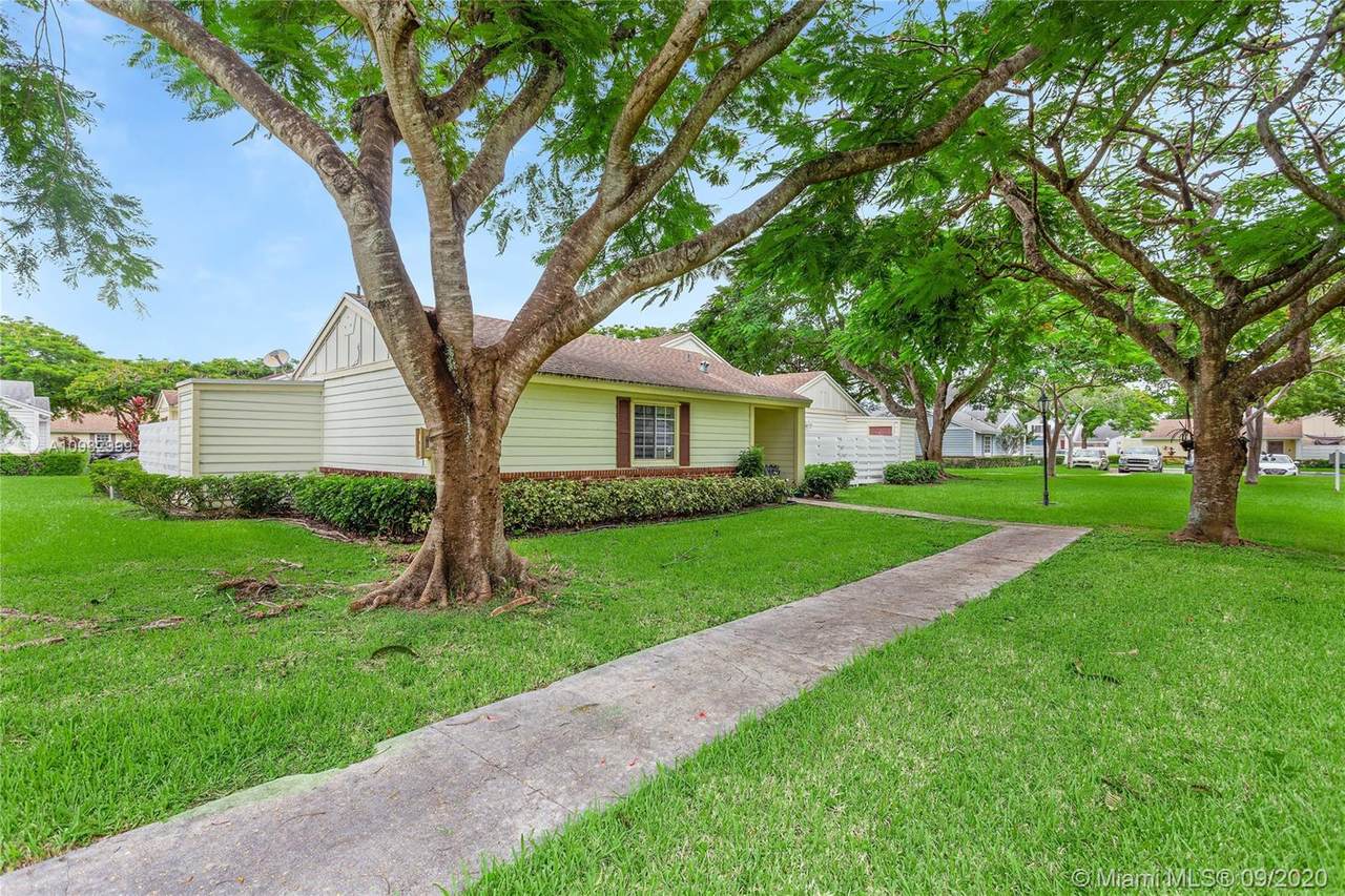 13716 149th Cir Ln - Photo 1