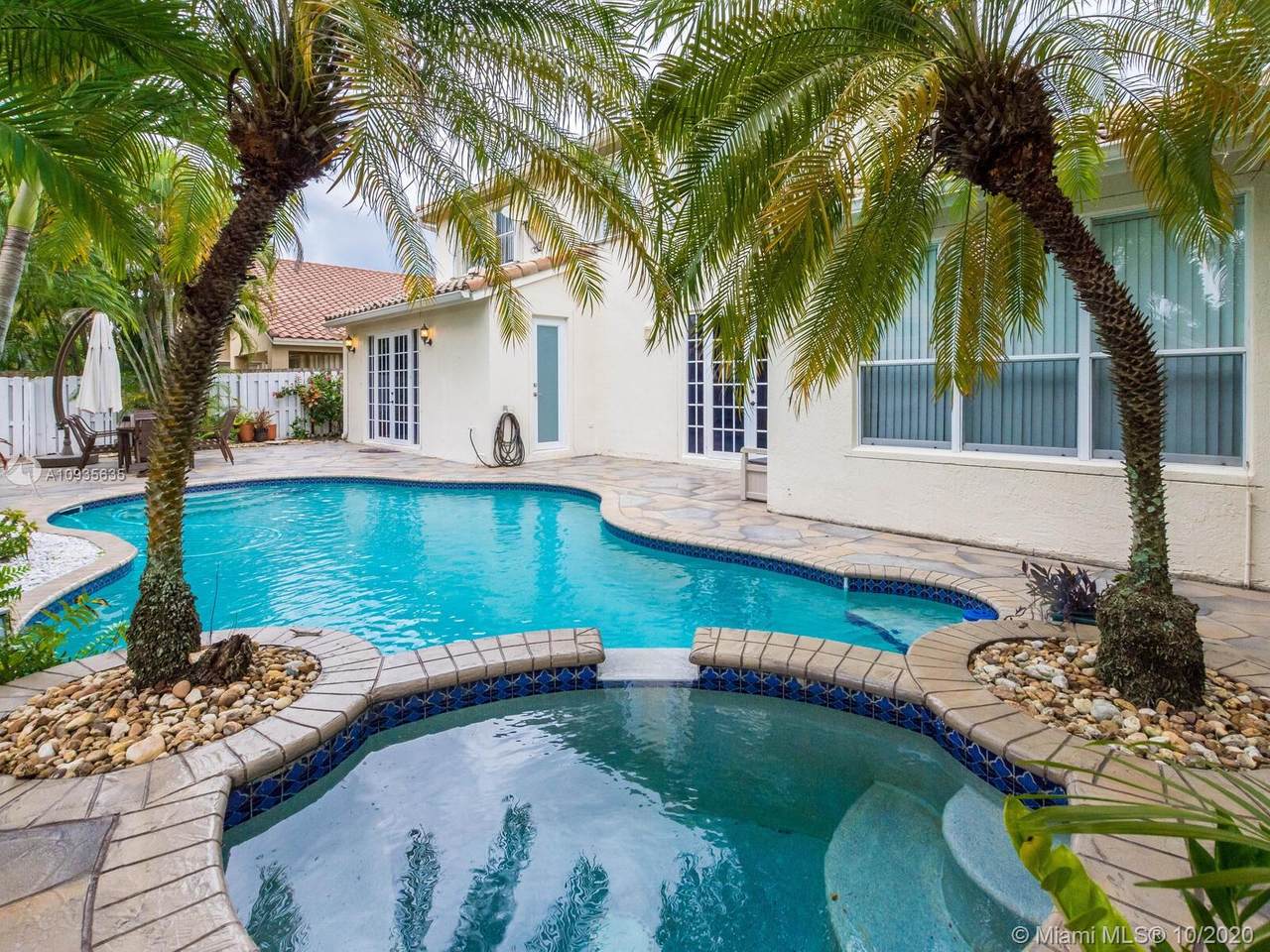 1578 191st Ave - Photo 1