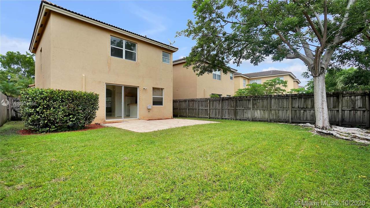 2036 14th Ct - Photo 1