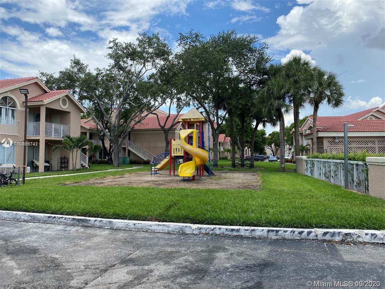 10650 157th Ct - Photo 1