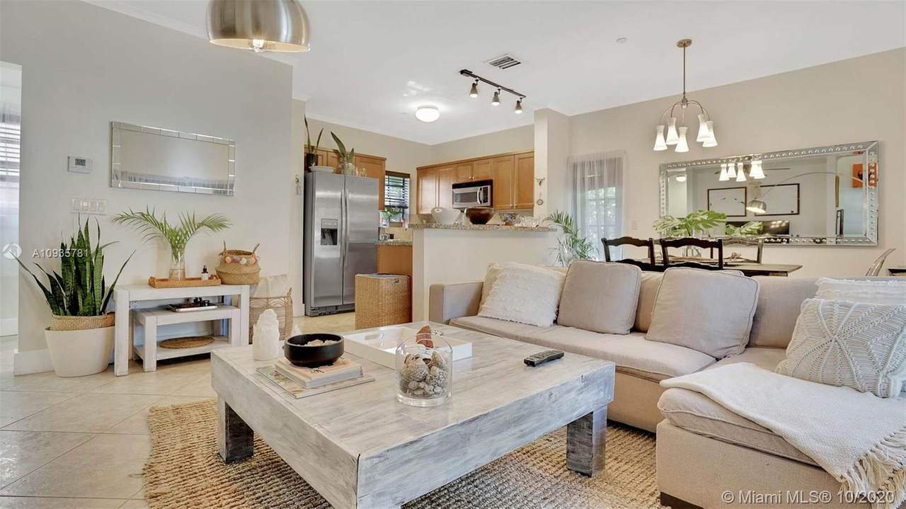 2818 Coconut Ave - Photo 1