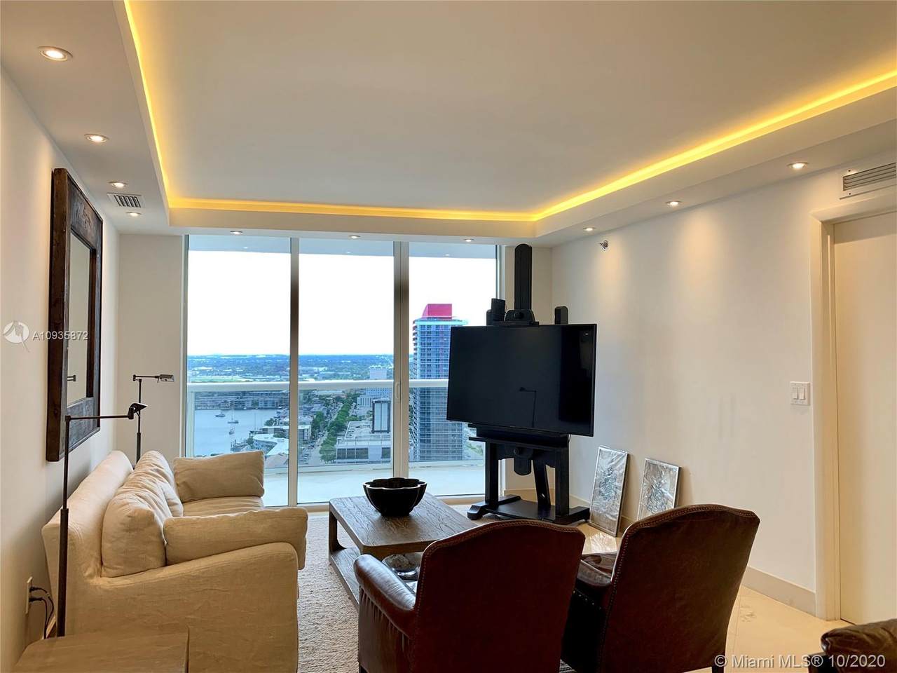 1800 Ocean Dr - Photo 1