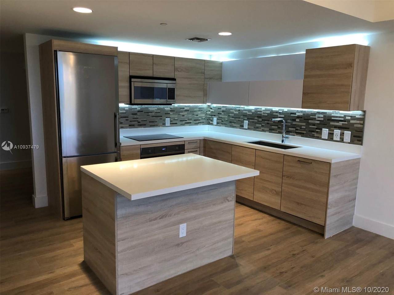 16385 Biscayne Blvd - Photo 1