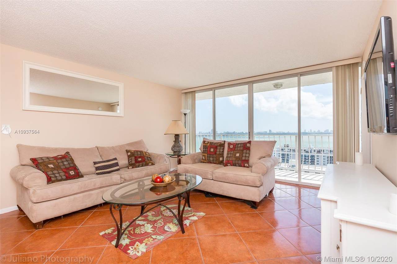 7601 Treasure Dr - Photo 1