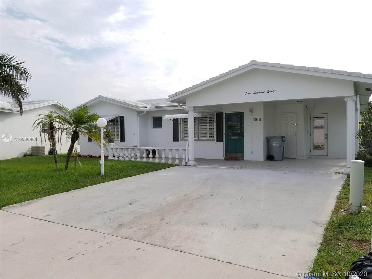 320 28th Ct - Photo 1