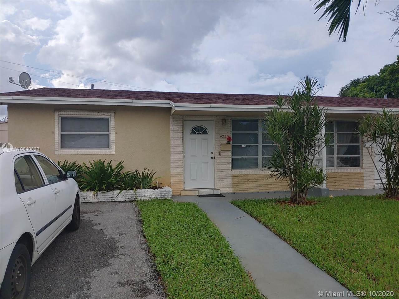 4231 39th Ave - Photo 1