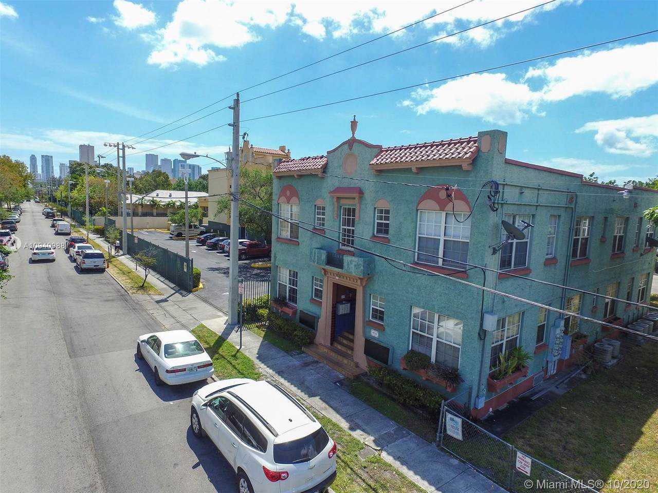978 3rd St - Photo 1