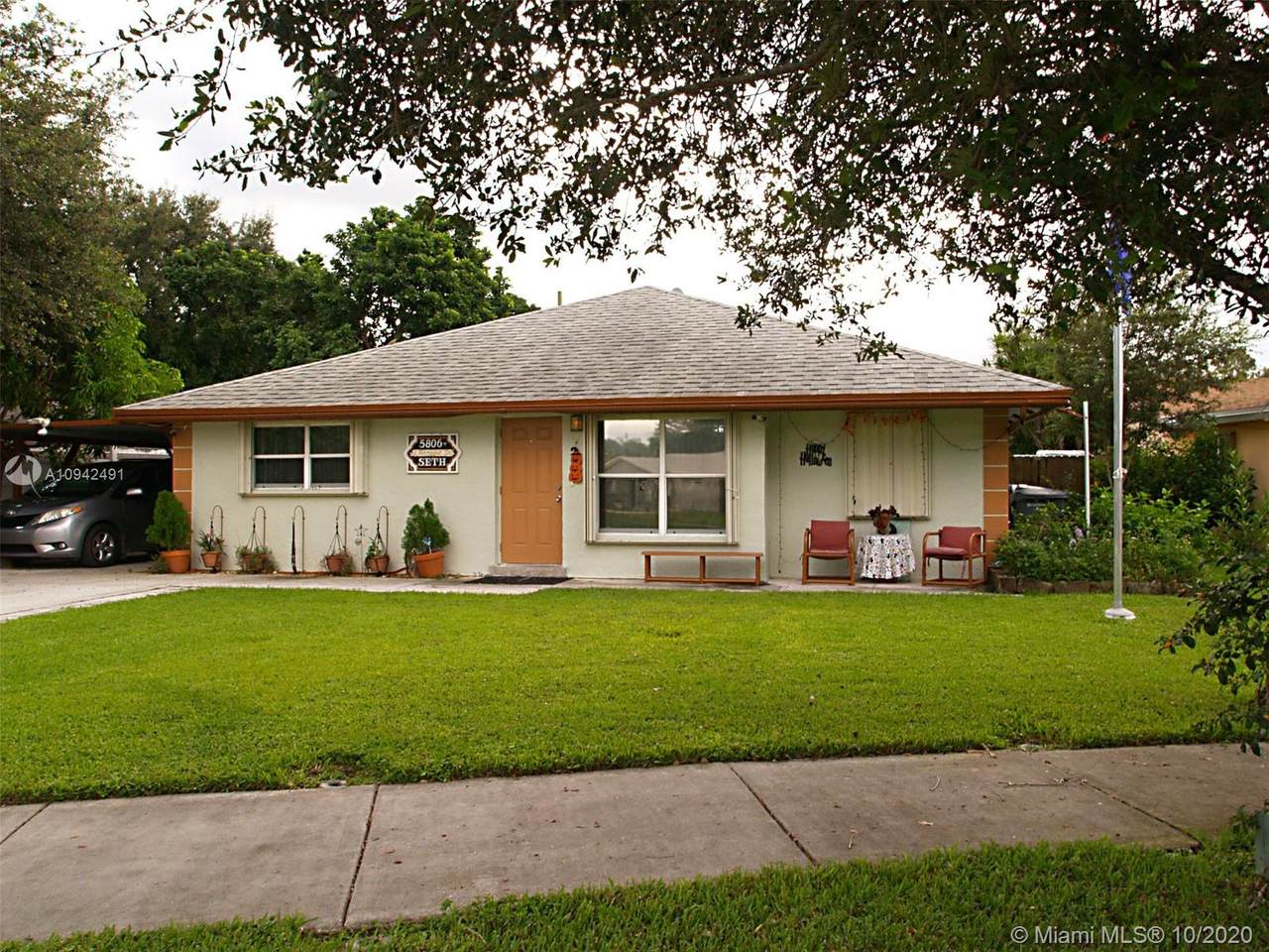 5806 Farragut Dr - Photo 1