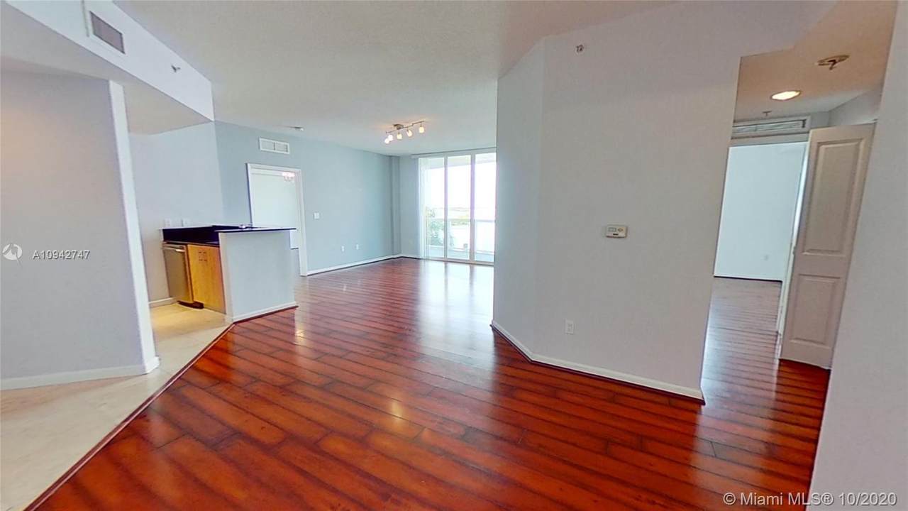 7900 Harbor Island Dr - Photo 1