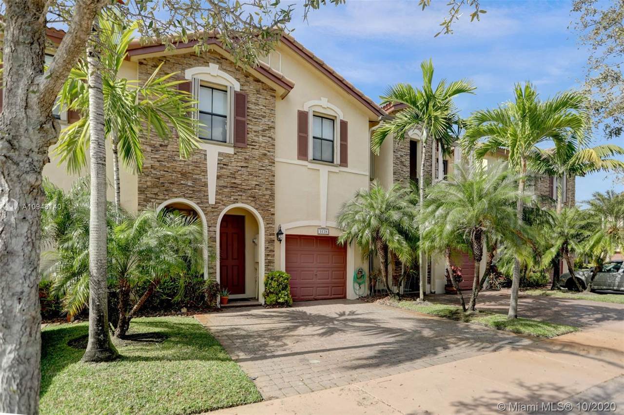 3178 103rd Ct - Photo 1