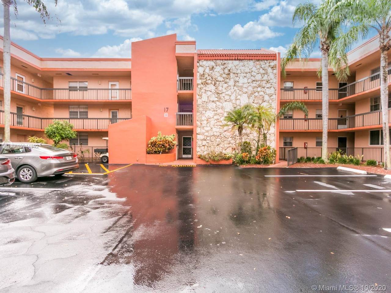 3060 Holiday Springs Blvd - Photo 1