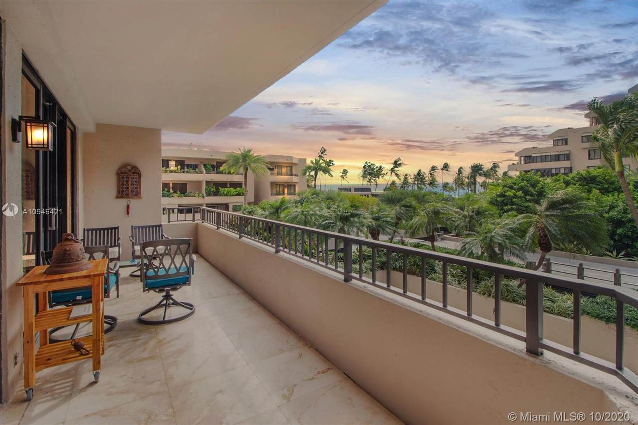 251 Crandon Blvd - Photo 1