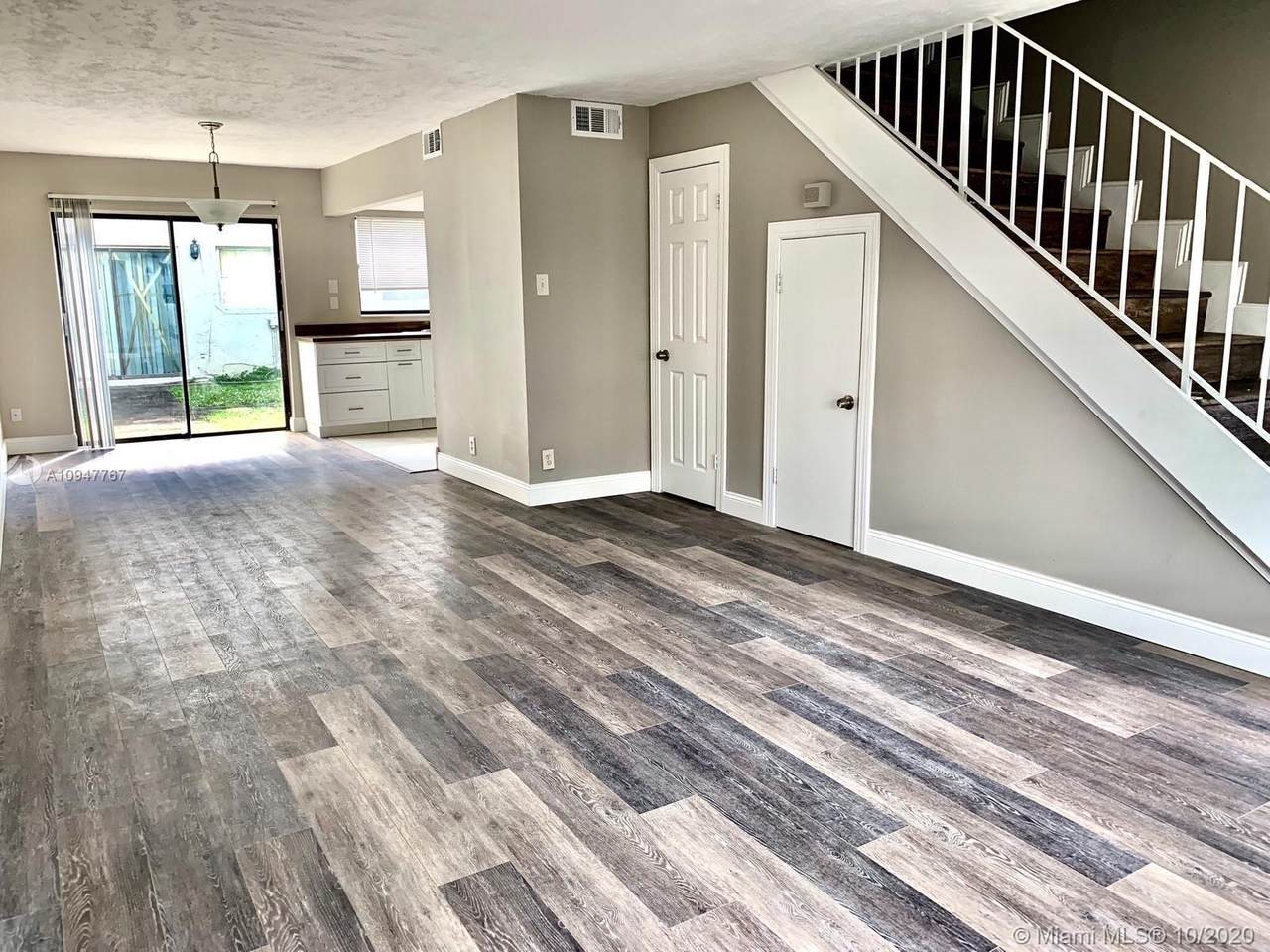 2412 52nd Ave - Photo 1