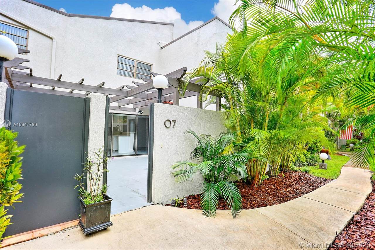 4702 67th Ave - Photo 1