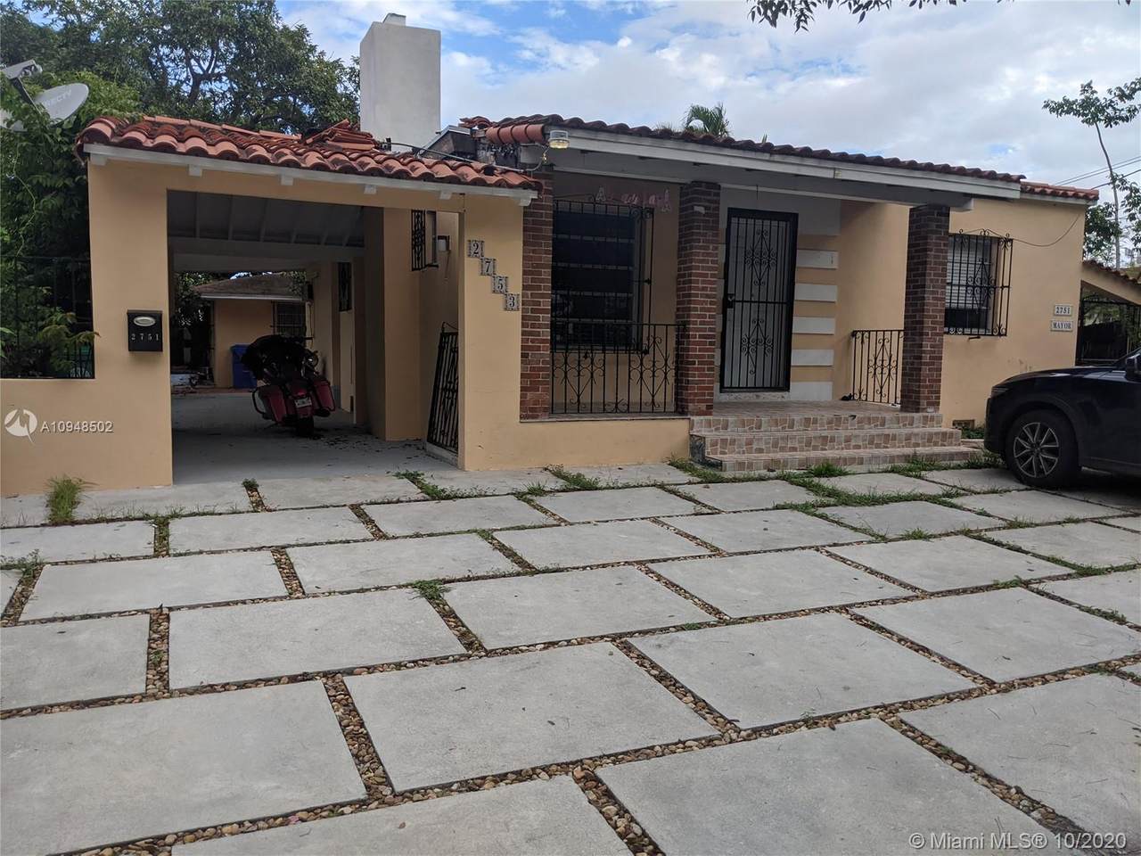2753 2 Street - Photo 1
