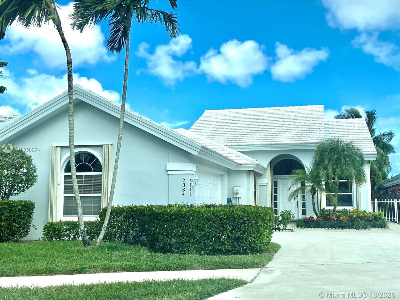 2334 Saratoga Bay Dr - Photo 1