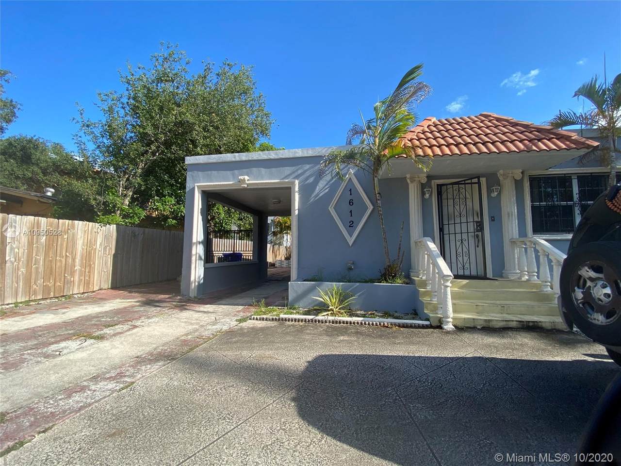 1612 11th St - Photo 1