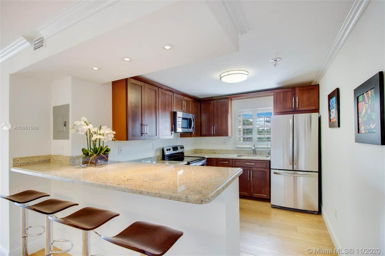 910 Michigan Ave - Photo 1